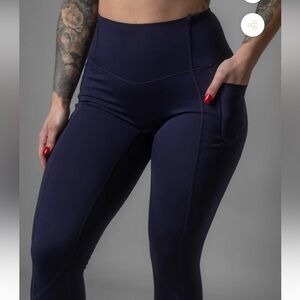 Til You Collapse Effortless Heart Booty Leggings Large Navy buttery soft ankle